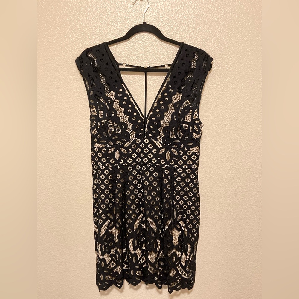 FREE PEOPLE - 0006 -Cocktail Dress - Lacey - Classy - Party Dress - MIDI